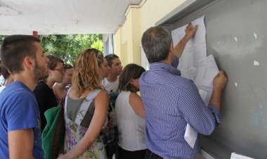 Τέλος στην αγωνία των υποψηφίων - Ανακοινώθηκαν οι βάσεις εισαγωγής σε ΑΕΙ και ΤΕΙ