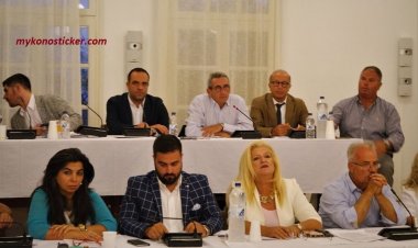 Ηλεκτροφωτισμός του οδικού δικτύου Μυκόνου και αναβάθμιση σχολικών υποδομών, οι προτεραιότητες της Περιφερειακής αρχής (videos)