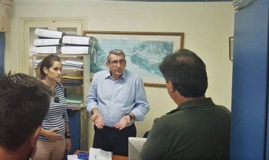 Συνεργασία του Περιφερειάρχη Γ. Χατζημάρκου,  με τις υπηρεσίες της Περιφέρειας, στη Σαντορίνη, για θέματα που αφορούν τη λειτουργία τους, δεδομένης της υποστελέχωσης