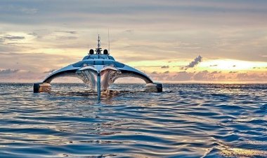 Στην Μύκονο έφτασε το διαστημικό σκάφος «Adastra» που έχει για πιλότο...iPad! (25 pics)