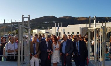 Στο νησί του απέραντου γαλάζιου ο Περιφερειάρχης, Γ. Χατζημάρκος, εγκαινίασε το νέο σχολικό συγκρότημα Νηπιαγωγείου – Δημοτικού Σχολείου Αιγιάλης Αμοργού