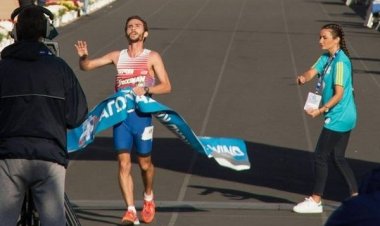 Οι αθλητές του Α.Ο. Μυκόνου Καλλίας - Πετρουλάκη - Μίνο πρωταγωνιστές στο κλασικό μαραθώνιο της Αθήνας