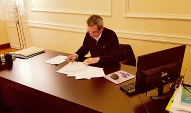 Αποκατάσταση της πλατείας Ιερού Ναού Αγίου Νικολάου Τρυπητής Μήλου, με δαπάνη και φορέα υλοποίησης την Περιφέρεια Νοτίου Αιγαίου