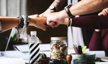 11 τρόποι για να αναπτύξετε ισχυρότερους δεσμούς στη ζωή σας