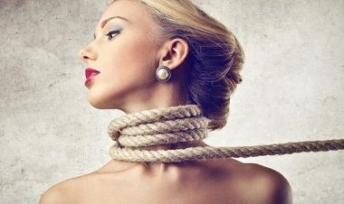 Πόνος στον αυχένα: Το κόλπο της γιαγιάς με το σεσουάρ!