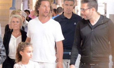 Ο Matthew McConaughey στην Μύκονο με την οικογένεια του και την μαμά του