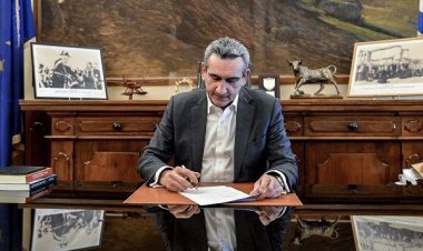 Αποκατάσταση της πλατείας Ιερού Ναού Αγίου Νικολάου Τρυπητής Μήλου, από την Περιφέρεια Νοτίου Αιγαίου