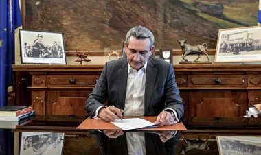 Υπεγράφη η σύμβαση με τον ανάδοχο για το έργο συντήρησης Οδικού Δικτύου Θήρας