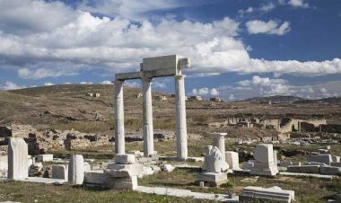 Δέος!! Η πρώτη επέμβαση στο Ιερό της Δήλου!!Αναστηλώνεται ο Ναός του Απόλλωνα!!