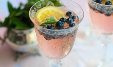 Mykonos Breeze! Refreshing  Cocktail με λιγότερες από 180 θερμίδες...