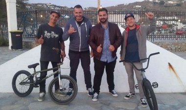 Η Red Bull extreme sports προβάλλει Μύκονο, Άνδρο, Σαντορίνη και Μήλο