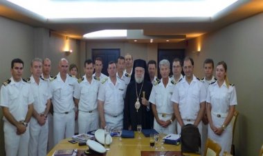 Ο Σεβασμιώτατος  κ. Δωροθεος Β' στην συνάντηση Λιμεναρχών Κυκλάδων Υπό τον Διοικητή της 6ης Περιφέρειας ΛΣ-ΕΛΑΚΤ