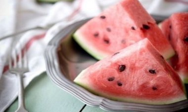 Πανέξυπνο κόλπο  για να κόψετε καρπούζι… θα σας ενθουσιάσει!!! (Video)