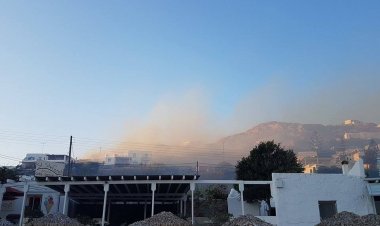 Τέθηκε υπό έλεγχο η φωτιά στον Άγιο Στέφανο Μυκόνου