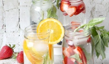 10 Προτάσεις με homemade detox water!!
