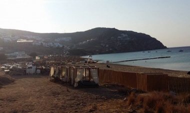 Σε πλειοδοτική Δημοπρασία η εκμίσθωση παραλιών Μυκόνου για τη σεζόν 2016, από το Αυτοτελές Γραφείο Δημόσιας Περιουσίας Σύρου