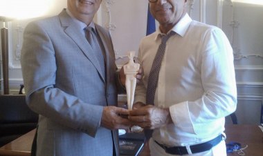 Συνάντηση του Αντιπεριφερειάρχη Κυκλάδων με τον Πρέσβη της Ρουμανίας στην Ελλάδα.