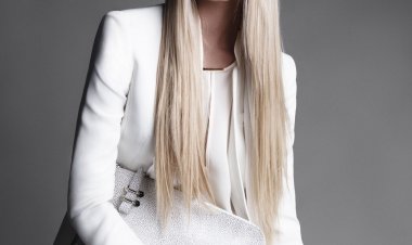 Ίσια μαλλιά χωρίς σίδερο και πιστολάκι!! (2 Μέθοδοι)