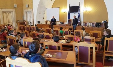 Επίσκεψη μαθητών δημοτικού σχολείου στην Περιφέρεια Νοτίου Αιγαίου