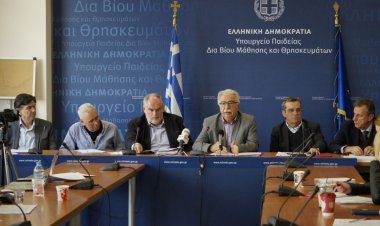 Εθνικό απολυτήριο, κατάργηση πανελλαδικών και αναμόρφωση του Α΄ έτους του πανεπιστημίου