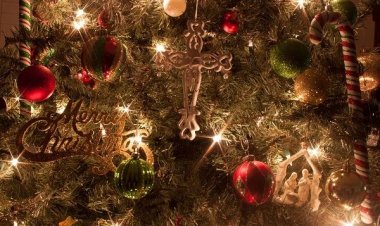 Μια αγκαλιά απ’ όσους μείναμε.... Αυτά τα Χριστούγεννα θέλω....