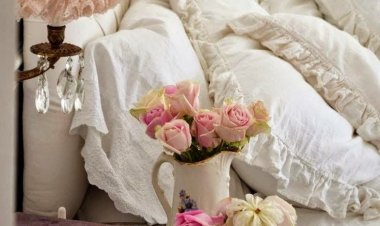 Διακόσμηση σε romantic mood και vintage διάθεση, με αιθέρια υφάσματα!!