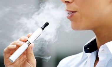 Λιγότερα καρκινογόνα με e-τσιγάρα, υποκατάστατα νικοτίνης