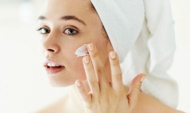 Πώς να βάζω κρέμα προσώπου; To Νο 1 λάθος που κάνετε με την ενυδατική σας!!