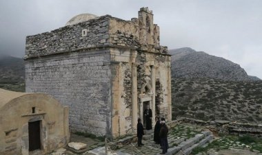 Επισκέψεις του Σεβασμιωτάτου κ. Δωροθέου Β΄ στον Ι. Ναό της Επισκοπής και την Ι. Μονή Χρυσοπηγής στη Σίκινο