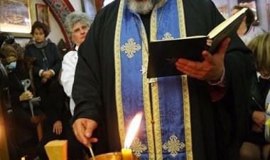 Η Ακολουθία του Ευχελαίου στον Ιερό Ναό της Αγίας Κυριακής  Μυκόνου