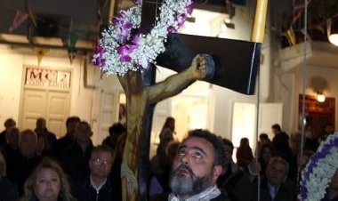 Αγία Μεγάλη Πέμπτη 2017 - Τα Πάθη και η Σταύρωση του Ιησού  στην Αγία Κυριακή Μυκόνου