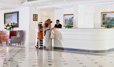 Ελεγκτές της ΑΑΔΕ εντόπισαν ξενοδοχείο στη Μύκονο το οποίο δεν είχε κόψει αποδείξεις σε πελάτες αξίας 17.000 ευρώ!!