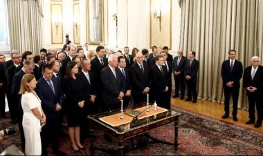Ορκίστηκαν στο Προεδρικό Μέγαρο τα μέλη της νέας κυβέρνησης