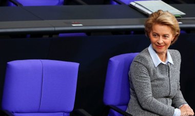 Νέα πρόεδρος της Κομισιόν η Ούρσουλα φον ντερ Λάιεν - Εξελέγη με 383 ψήφους - Ποια είναι η πρόεδρος της Κομισιόν