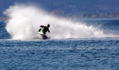 Μύκονος: Νεκρός 21χρονος στο Super Paradise, όταν αναποδογύρισε, το τζετ-σκι στο οποίο επέβαινε