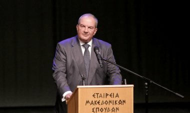 Κώστας Καραμανλής: "Έρχονται δύσκολα χρόνια" - Παρέμβαση στα Εξωτερικά Θέματα