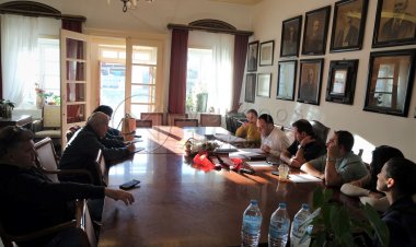 Μύκονος : Πιλοτικό πρόγραμμα αποκομιδής απορριμμάτων με ατομικούς κάδους στον Πλατύ Γιαλό (video)