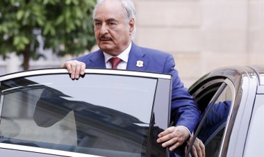 Αφίχθηκε στην Αθήνα ο Στρατάρχης Χάφταρ πριν την Σύνοδο του Βερολίνου για τη Λιβύη!