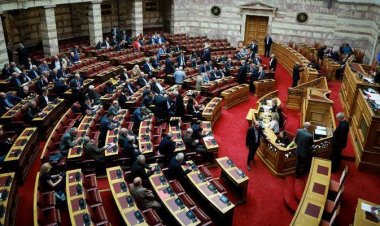 ΒΟΥΛΗ: Η τροπολογία της κυβέρνησης για το ποδόσφαιρο πέρασε με 156 «ναι»