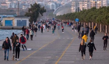 Coronavirus : Εξετάζονται χρονικοί περιορισμοί στην κυκλοφορία για να αποτραπούν οι άσκοπες μετακινήσεις