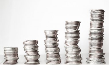 Coronavirus : Η ΕΕ ενέκρινε 2 δισ. ευρώ για την τόνωση της ελληνικής οικονομίας