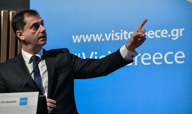 Coronavirus Travel - Θεοχάρης : Τουριστική περίοδος 3 μηνών - Με υγειονομικό διαβατήριο οι τουρίστες