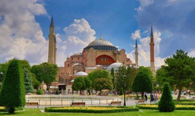 Πρόκληση Ερντογάν: Προσευχή στην Αγία Σοφία για την Άλωση της Κωνσταντινούπολης