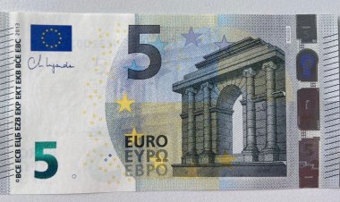 European Central Bank: Νέα χαρτονομίσματα των 5 και 10 ευρώ με την υπογραφή της Λαγκάρντ