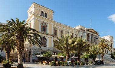 Municipality of Syros-"Η Σύρος πού Αξίζουμε": Η Πυθία θα έδινε πιο κατανοητές και ξεκάθαρες απαντήσεις