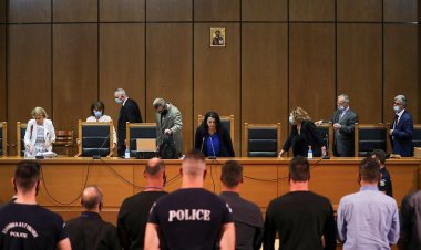 Δίκη Χρυσής Αυγής: Ελαφρυντικά μόνο σε τρεις ζήτησε η Εισαγγελέας