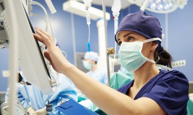 Coronavirus disease - ICUs: Άμεση πρόσληψη 300 μόνιμων γιατρών στις ΜΕΘ