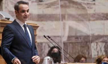 PM Mitsotakis: Aναστολή πλειστηριασμών - Οικονομική ενίσχυση των πιο αδύναμων νοικοκυριών τα Χριστούγεννα
