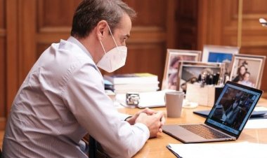 PM briefs President: Σε κανονικούς ρυθμούς όταν θα είμαστε σίγουροι ότι έχει μειωθεί η πίεση στο ΕΣΥ, τόνισε ο πρωθυπουργός