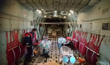 Coronavirus Pandemic: Μεταφέρονται με ελικόπτερα - ασθενοφόρα διασωληνωμένοι ασθενείς με κορωνοϊό